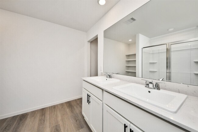 Building Photo - 27458 Serene Pne Dr