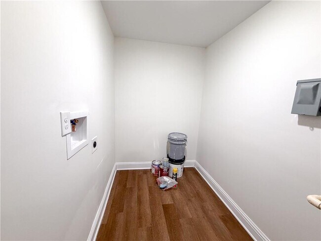 Building Photo - 1051 Lubel Ave