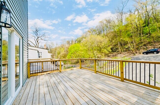 Building Photo - 3255 Josephine St