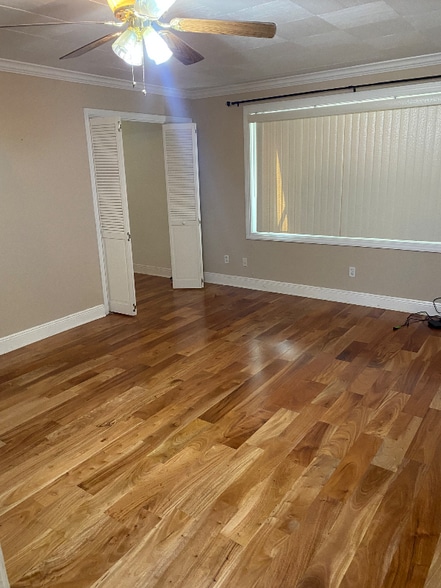 Building Photo - 6216 Mandeville St