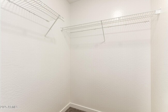 Building Photo - 479 E Dragon Springs Dr