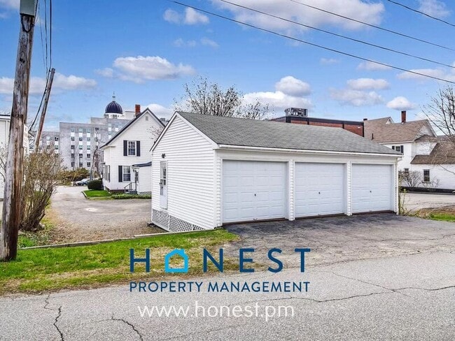 Building Photo - 106 Sewall St