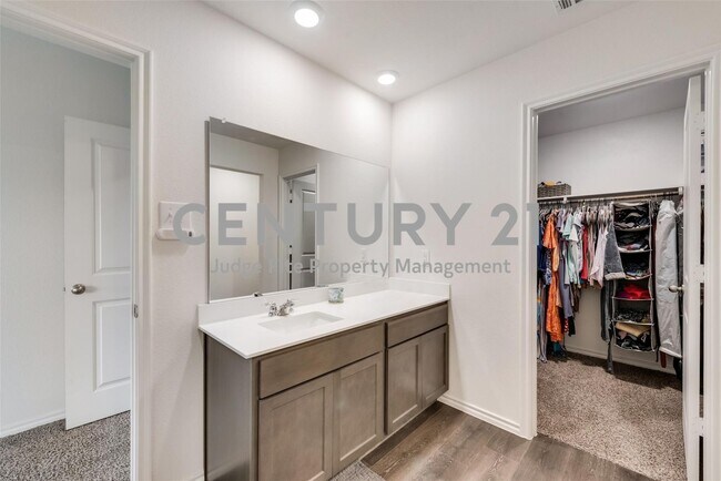 Building Photo - Stunning 3/2/2 in Community ISD For Rent!