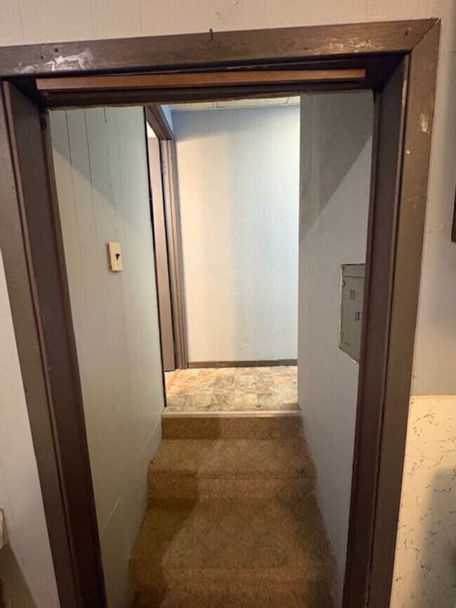 Building Photo - 103 S 13th St