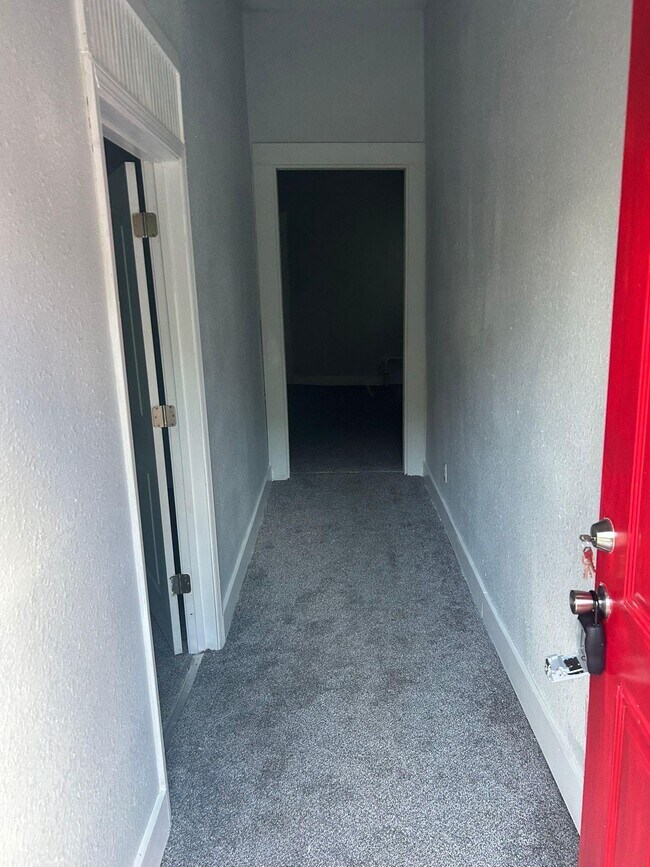 Building Photo - 524 N 29th St