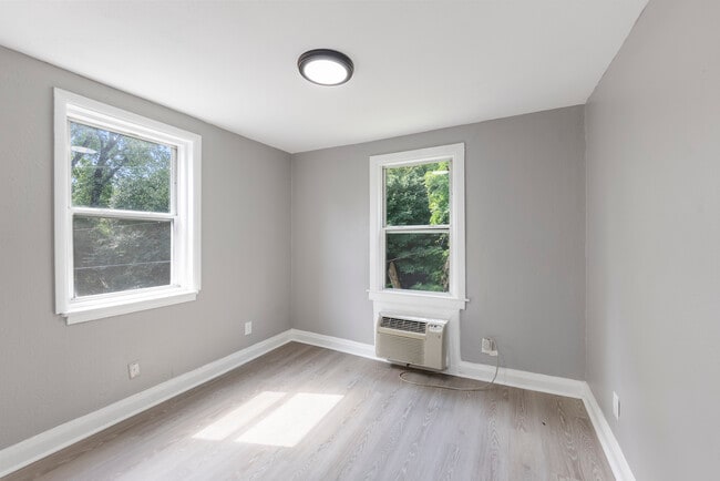 Building Photo - Burlieth Ridge Apartments