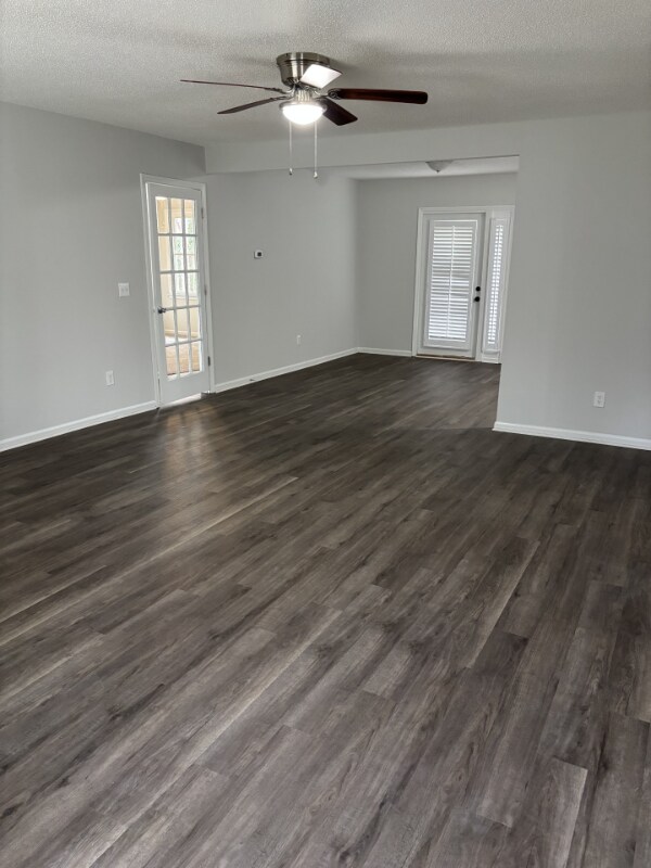 Building Photo - 532 Kenton Dr