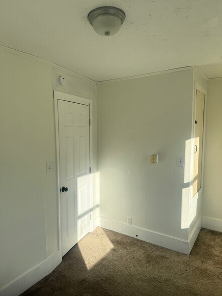 bedroom 2 - 1305 Airbrake Ave