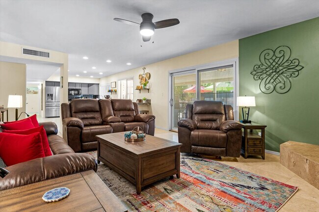 Primary Photo - 14836 N Moon Valley Dr