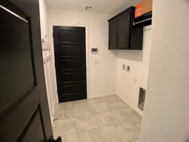 Building Photo - Edmond 3 bed Deer Creek