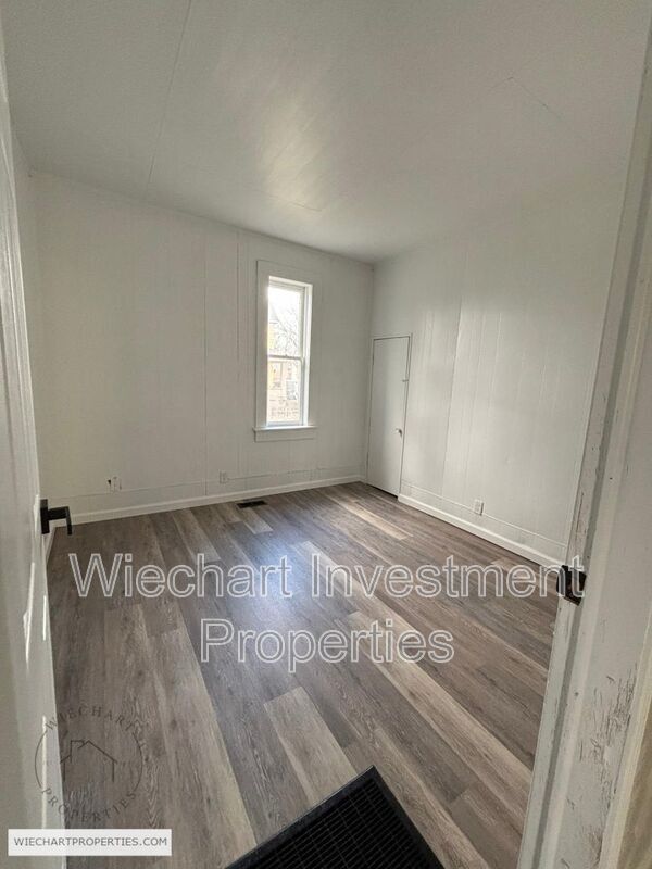 Building Photo - 933 W Wayne St