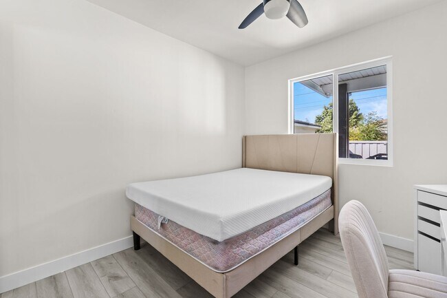 Building Photo - 4946-4948 63rd Street