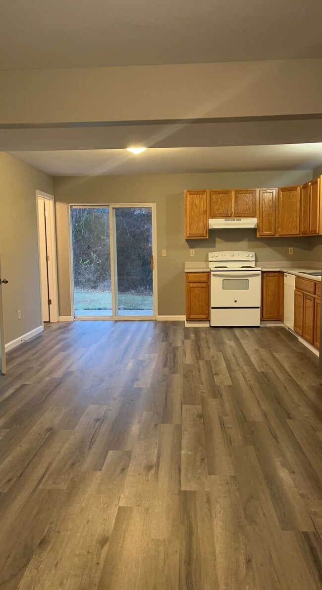 Building Photo - 415 Briden