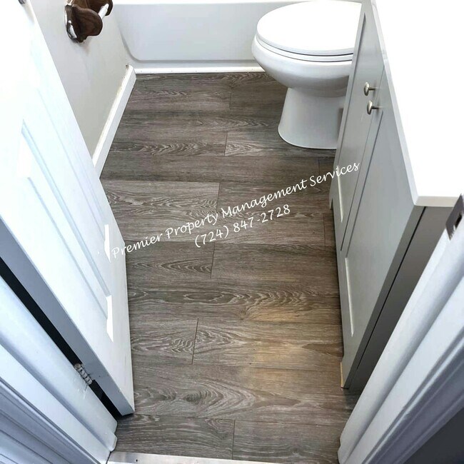 Building Photo - 401 Jackson St