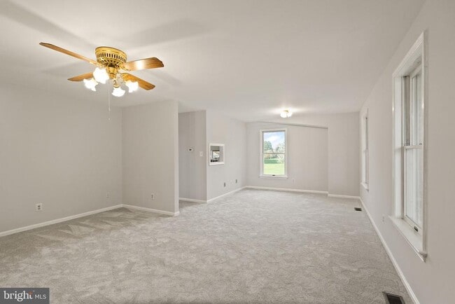 Primary Photo - 318 Evergreen Mills Rd