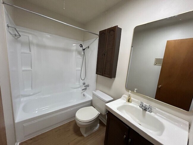 Building Photo - 5205 Nelbrook Dr