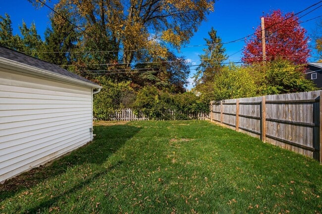 Building Photo - 190 E Dominion Blvd