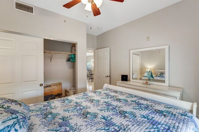 Building Photo - ** BOTANICAL PLACE ** 3 BED / 2 BATH - CON...