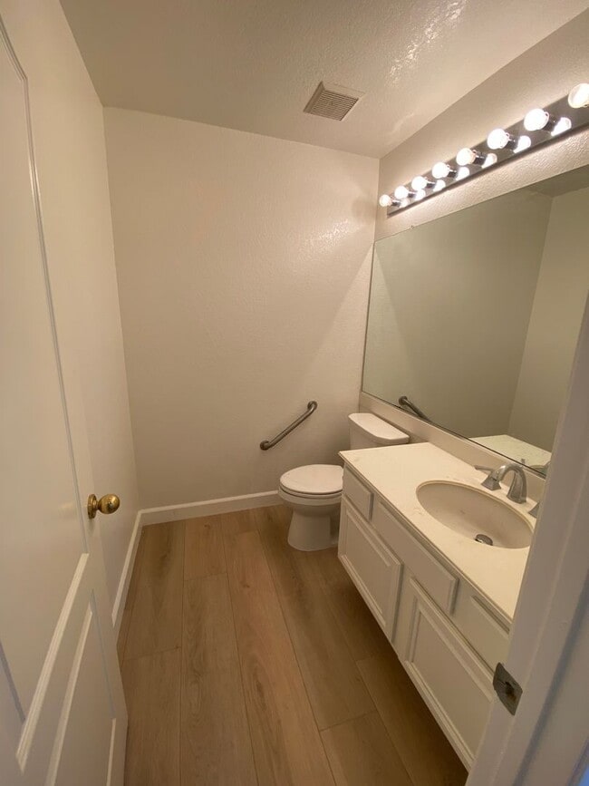 Building Photo - Very Spacious 3 Bedroom, 2.5 Bathroom House For Rent in Buena Park-Lots of Recent Upgrades!