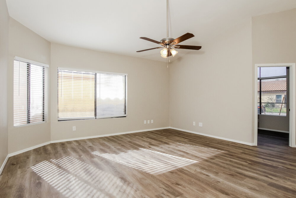 Building Photo - 10905 W Poinsettia Dr