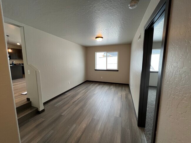 Building Photo - 12685 N Cavanaugh Dr