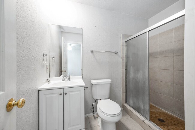 Building Photo - 17035 Seven Pines Dr