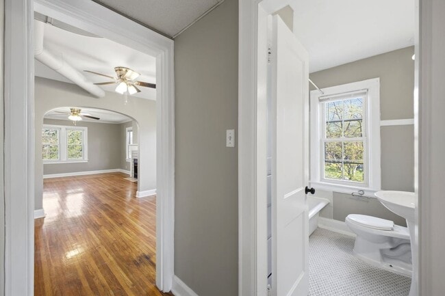 Building Photo - 25 W Tulane Rd