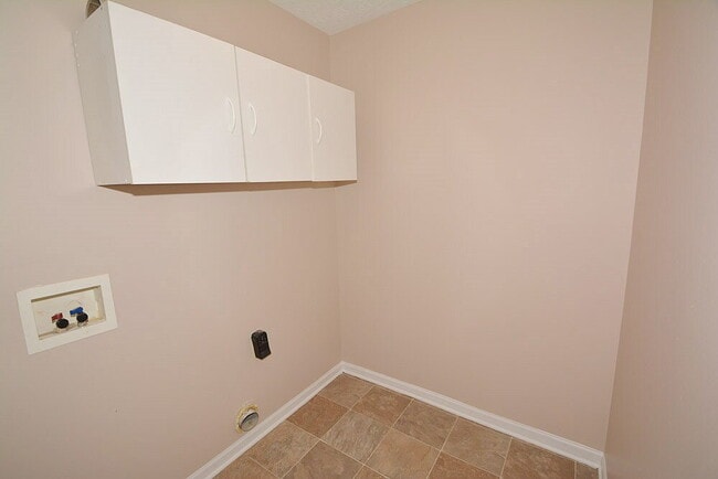 Building Photo - 4036 Magnolia Dr