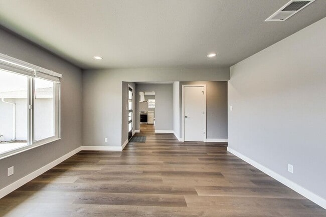 Building Photo - 4401 Castanos St