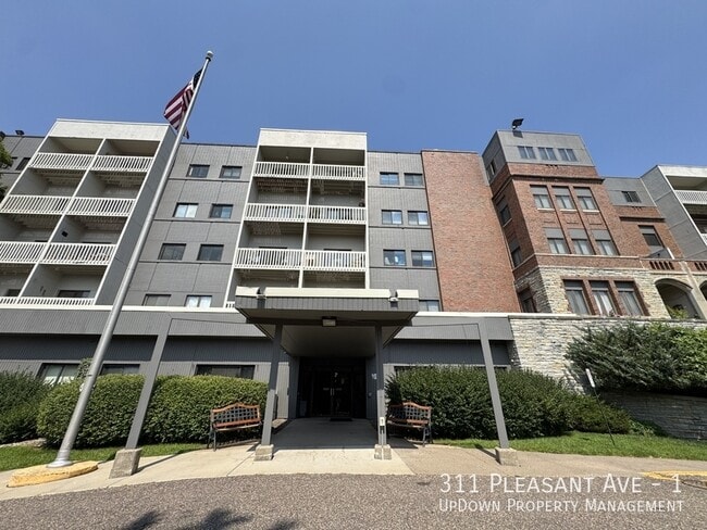 Building Photo - 311 Pleasant Ave