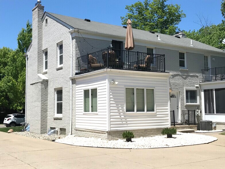 Upper Porch - Terrace - 997 Henrietta St