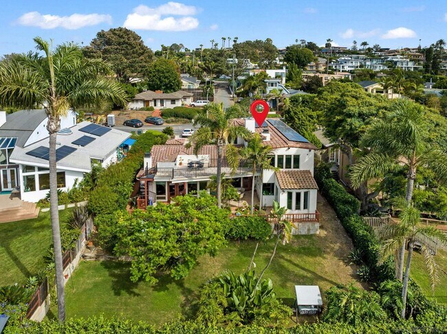 Building Photo - 701 N Granados Ave