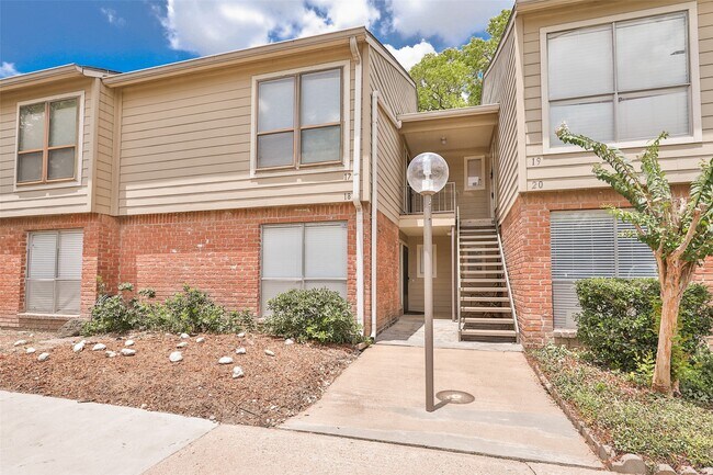 Building Photo - 5005 Georgi Ln