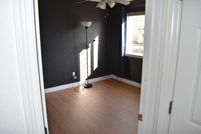 Building Photo - 903 Saddlebrook Ln