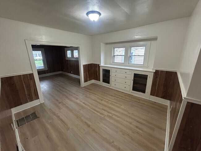 Building Photo - 1738 Milburn Ave