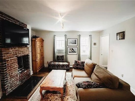 Building Photo - 12 Callender Ave