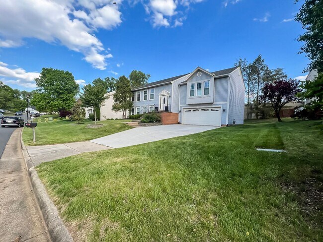 Building Photo - Magnificent 5 Bed 3 Bath Colonial Home Sitting On Massive Lot In Sought After Cabels Mills