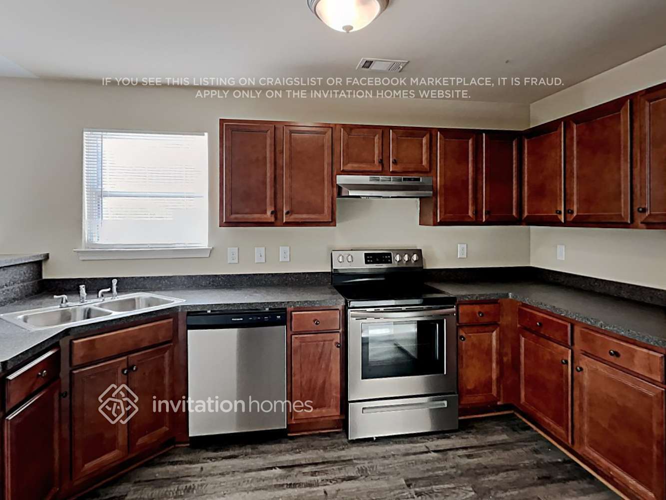 Building Photo - 117 Rockefeller Ln