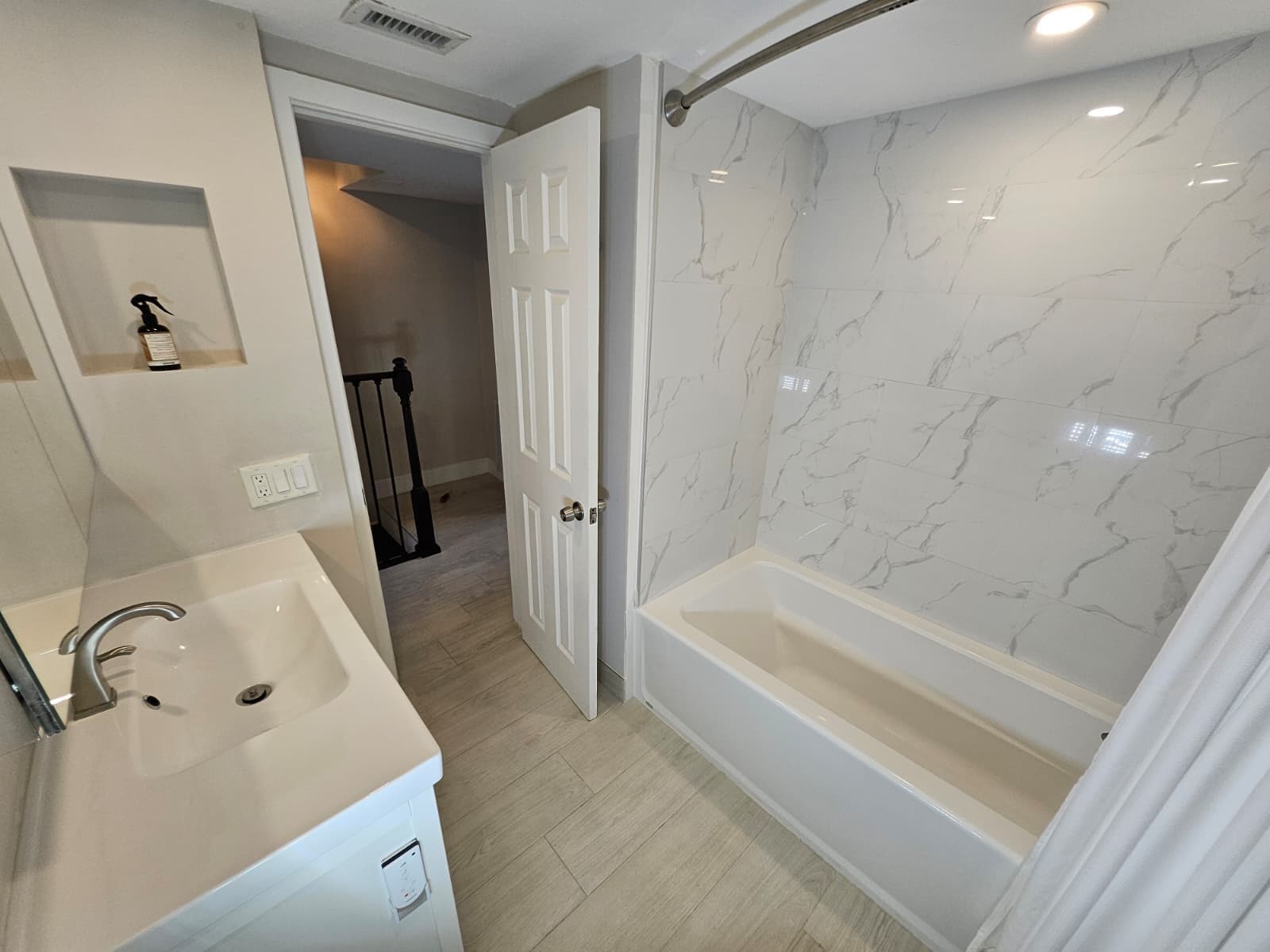 Building Photo - 6707 N Kendall Dr