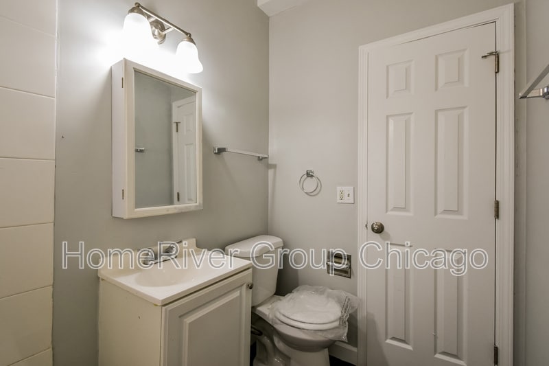 Building Photo - 17 N Hillside Ave