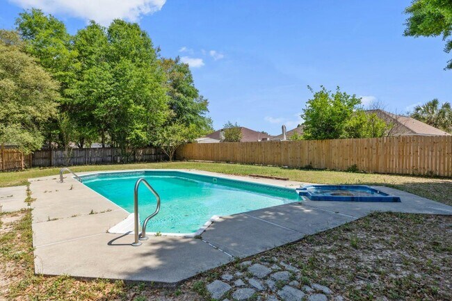 Building Photo - 425 Whirlaway Ct