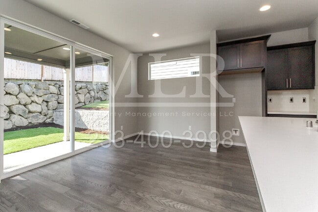 Building Photo - 10325 SE 270th St