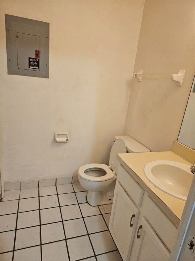 Building Photo - Summerfield Townhomes