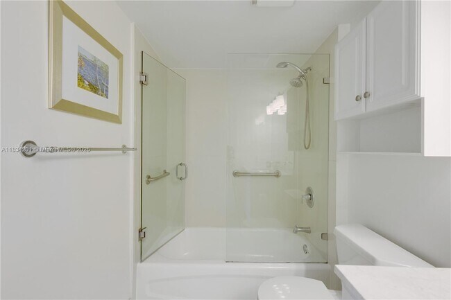 Building Photo - 3000 Coral Wy