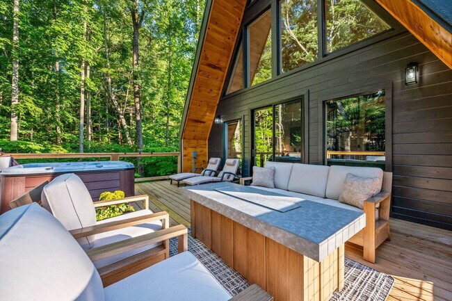 Building Photo - 1903 Ash Pass