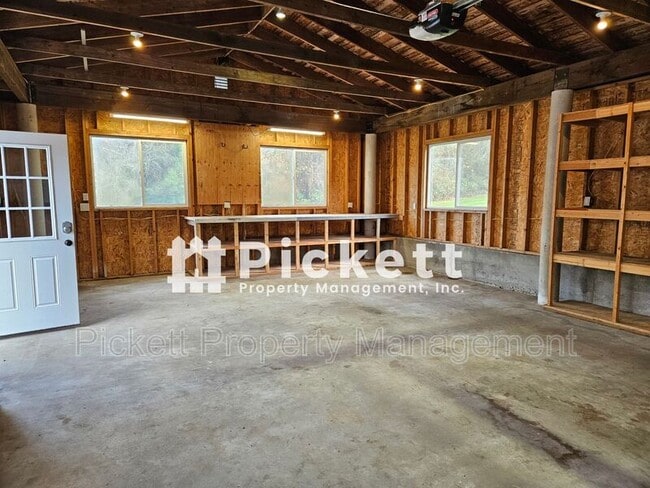 Building Photo - 9062 Tracyton Blvd NW