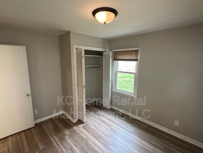 Building Photo - 804 NE 66th Terrace