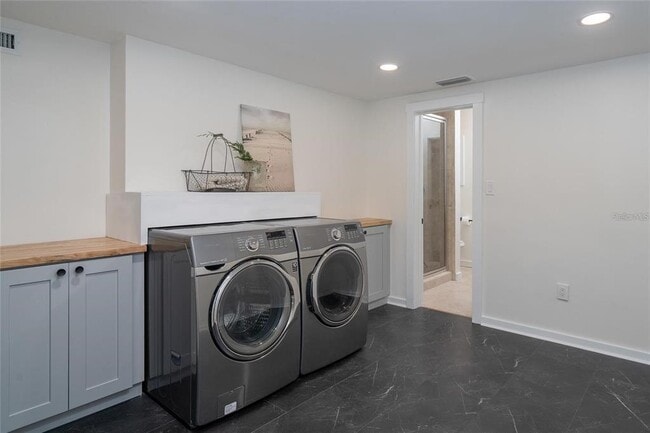 Building Photo - 8303 N River Oaks Ct