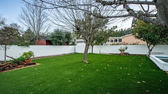 Building Photo - 1819 Cedar St