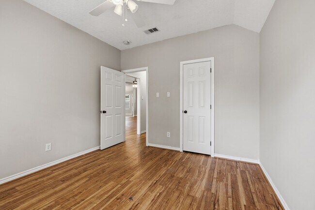 Building Photo - 909 Katie Ln